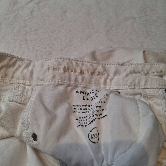 American Eagle Mom Straight Jean Sz 8 X-Short 5 Pocket Distressed Neutral Boho - Picture 10 of 16